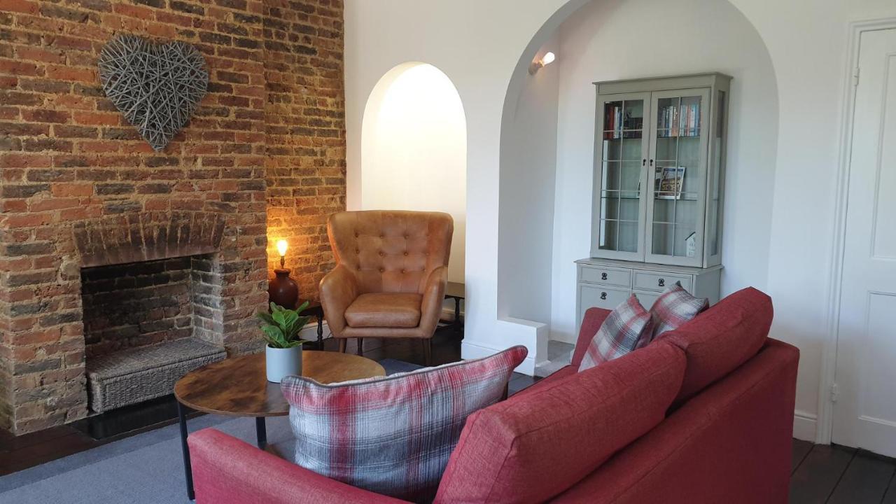Beautiful Garden Apartment In Leafy St Leonards 5 Mins To Beach Exterior foto